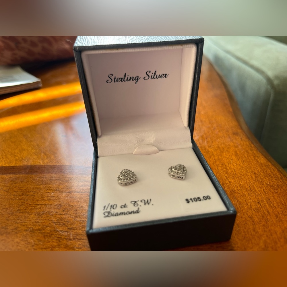 Real diamond earrings, hearts, never worn, very pretty